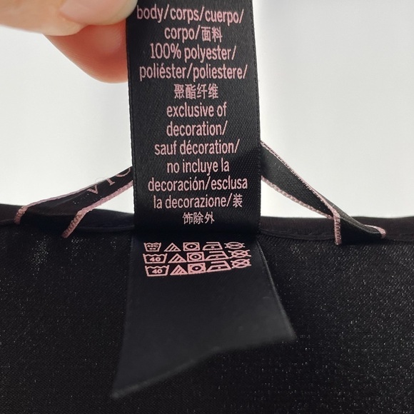 Victoria’s Secret Satin Tie Front LOVE Graphic Print Robe in Black One‎ Size - Picture 7 of 9